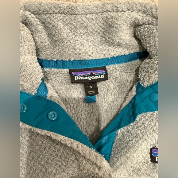 Patagonia Women’s Re-Tool Snap-T Pullover Gray with Blue Trim - Picture 3 of 8